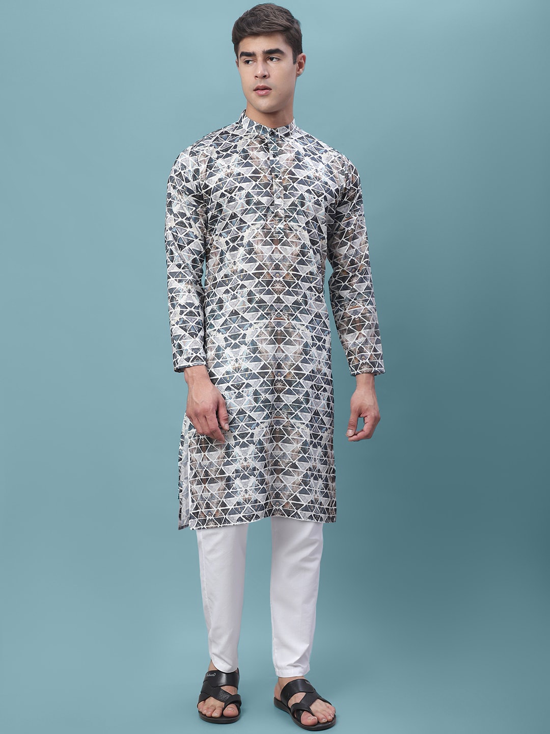 

7Threads Men Geometric Printed Mandarin Collar Khadi Kurta, Silver