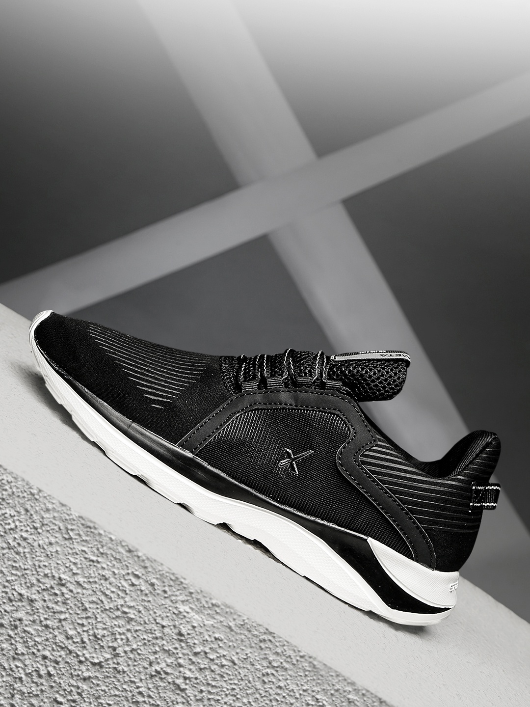 

HRX by Hrithik Roshan Men Metagrip 1.0 Running Shoes, Black