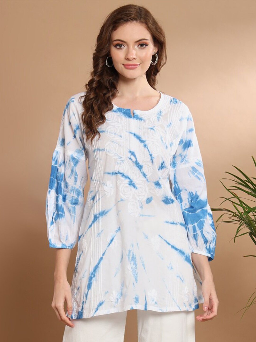 

Ethnava Floral Embroidered Thread Work Pure Cotton Kurti, Blue