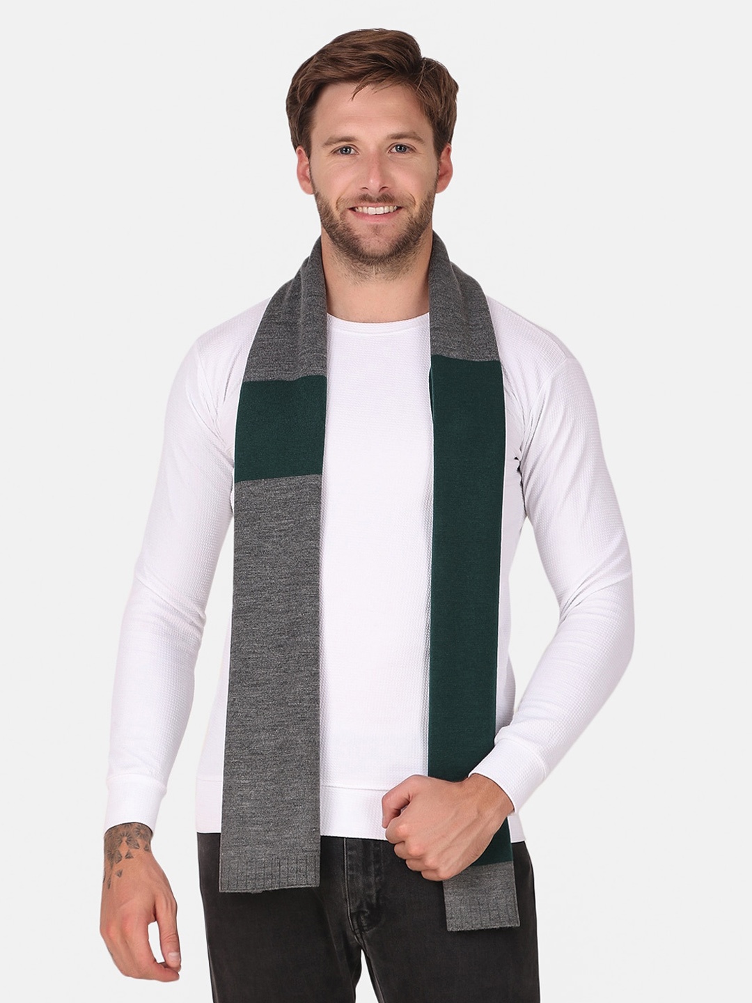 

YARNSMITH Colourblocked Acrylic Muffler, Green
