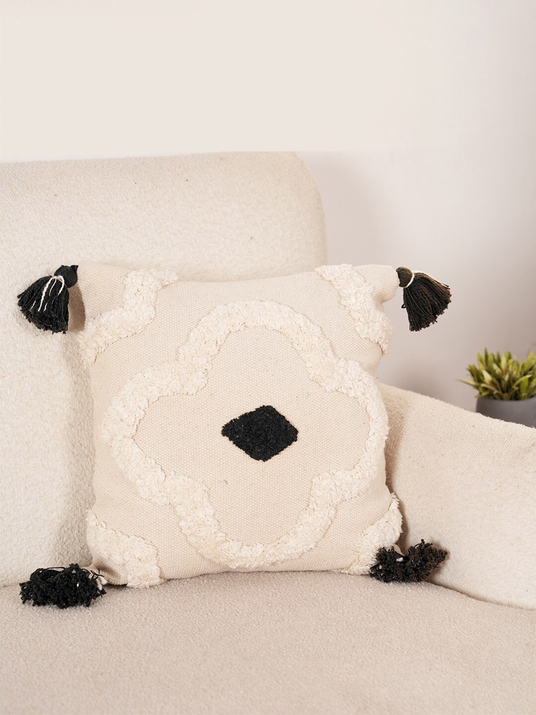 

Art Avenue Off White & Black Self Design Cotton Square Cushion Cover
