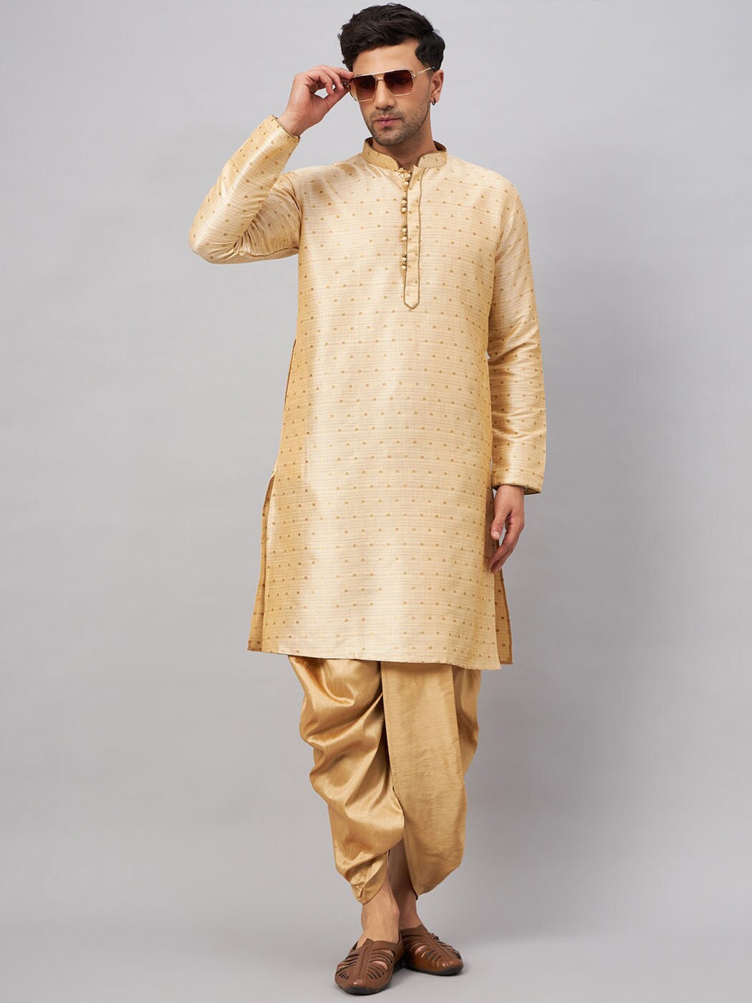 

VASTRAMAY Geometric Woven Design Mandarin Collar Straight Kurta with Dhoti Pants, Gold