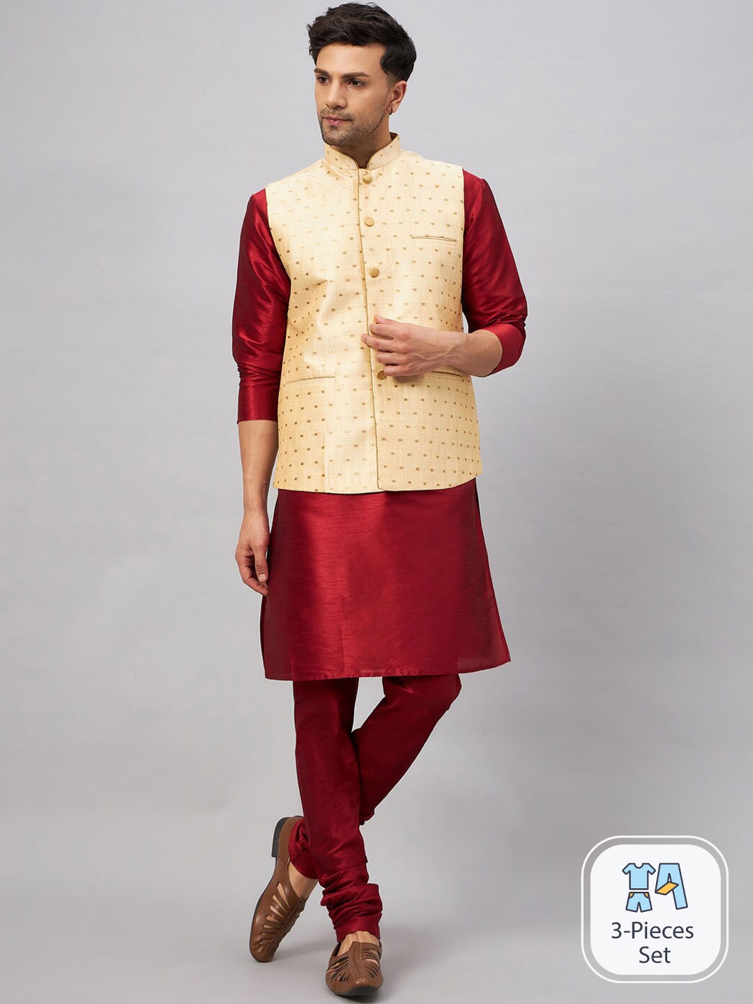 

VASTRAMAY Kurta Pyjama With Nehru Jacket, Maroon