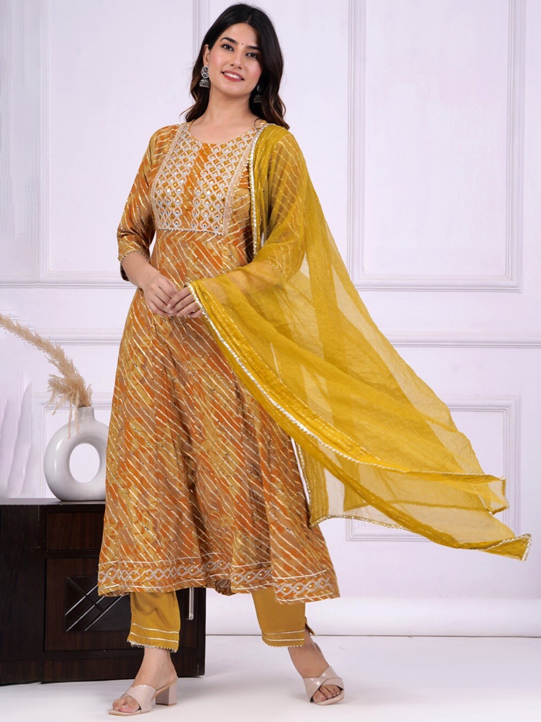 

UNISETS Striped Anarkali Kurta With Trousers & Dupatta, Mustard