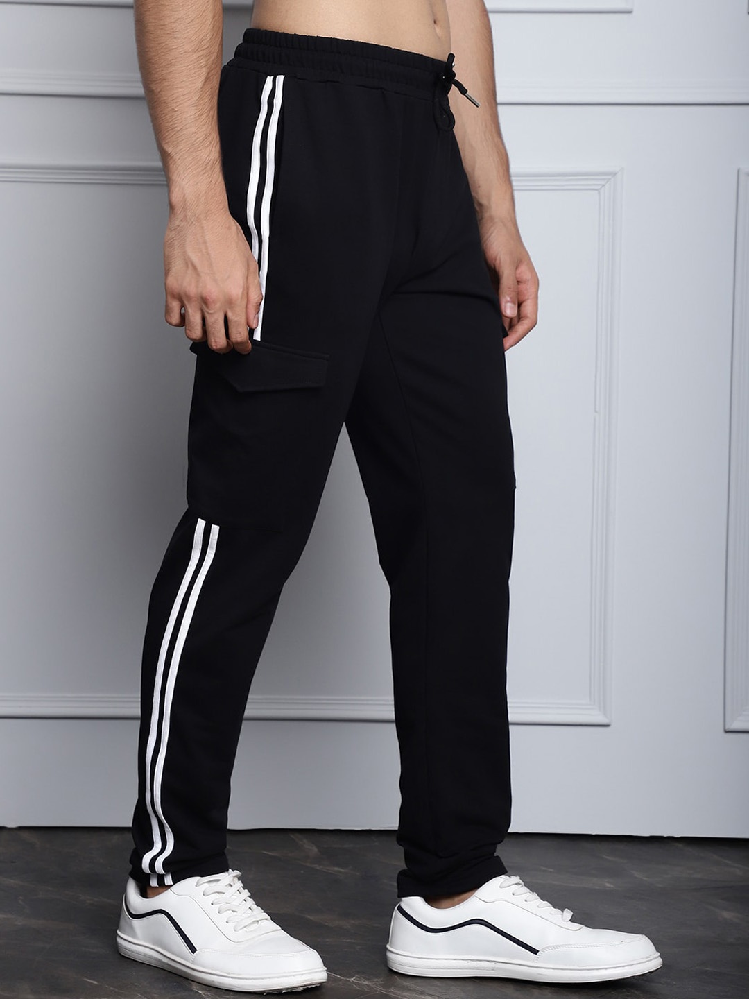 

DOOR74 Men Mid Rise Cotton Joggers, Black