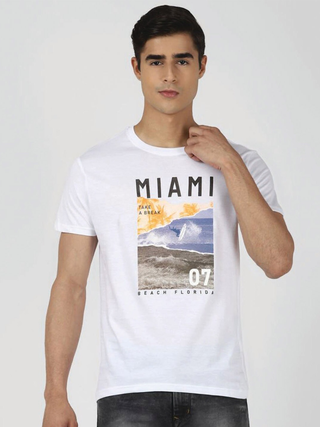 

UrbanMark Regular Fit Pure Cotton T Shirt, White
