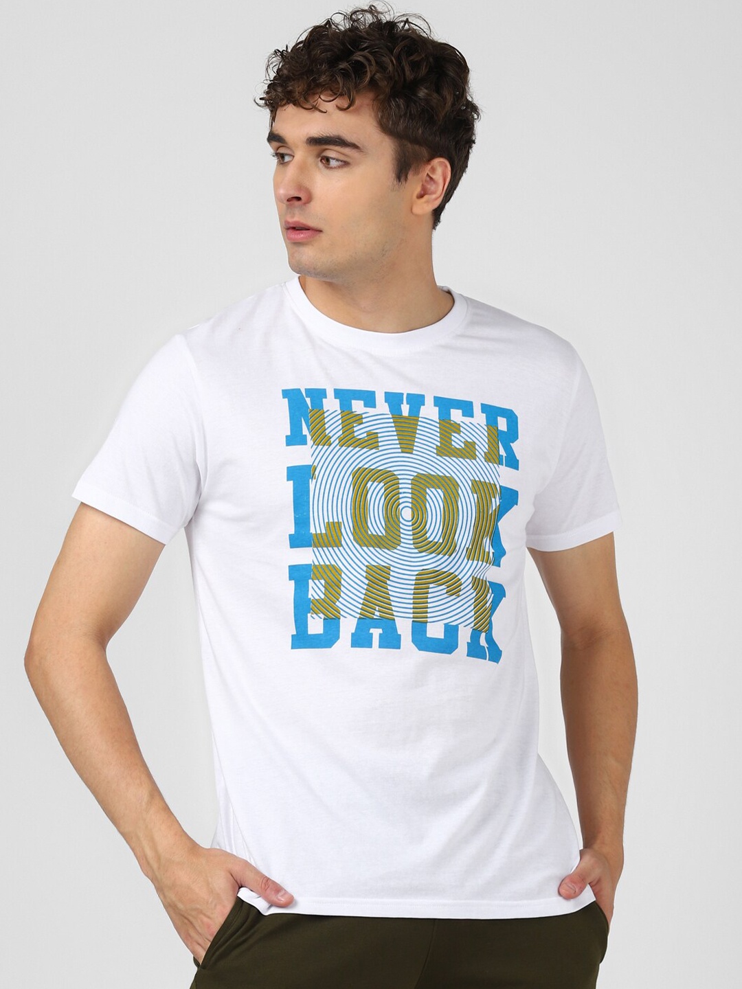 

UrbanMark Typography Printed Pure Cotton Regular Fit T-shirt, White