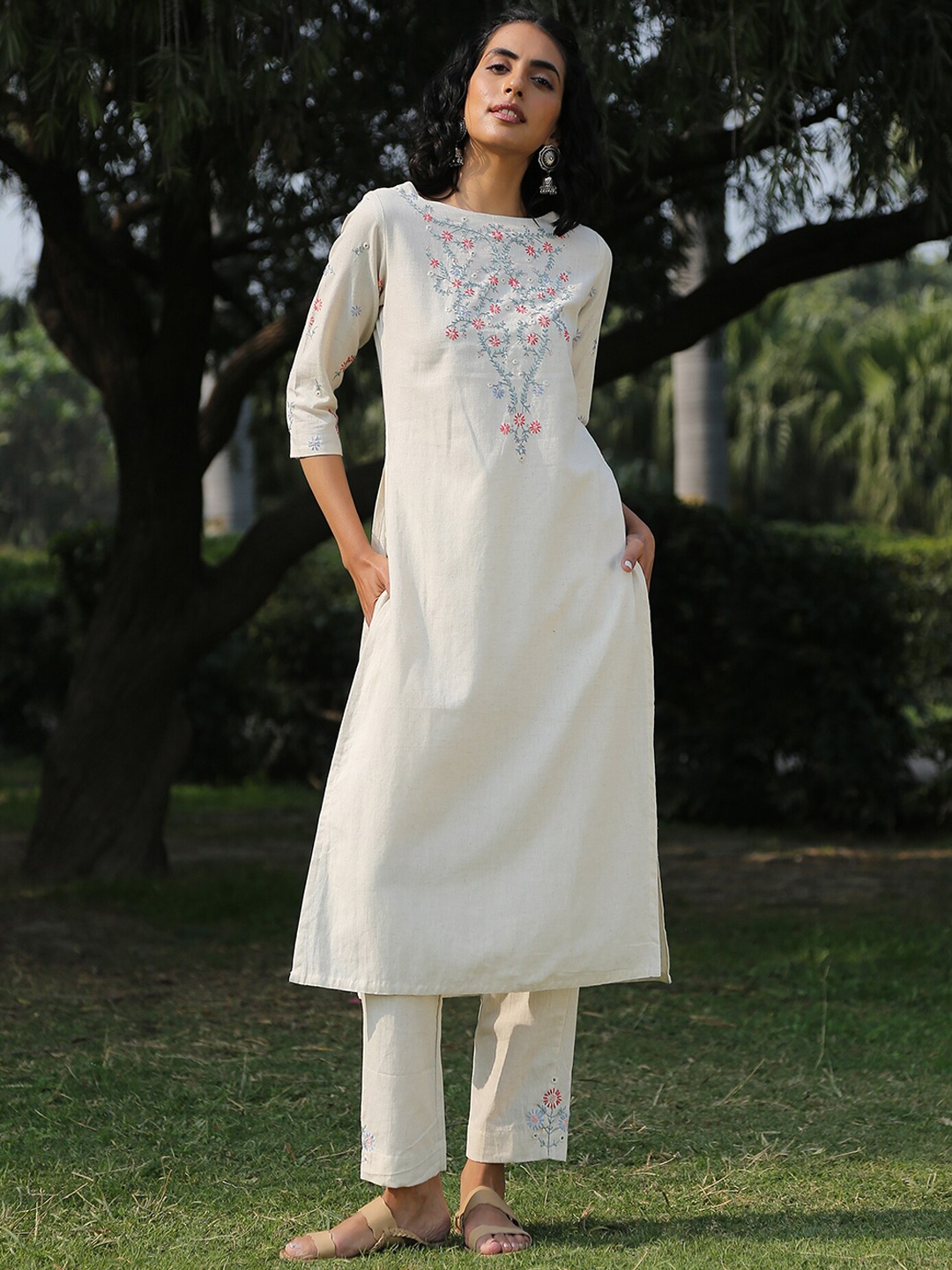 

OKHAI Floral Yoke Design Regular Thread Work Pure Cotton Kurta With Trousers, Off white