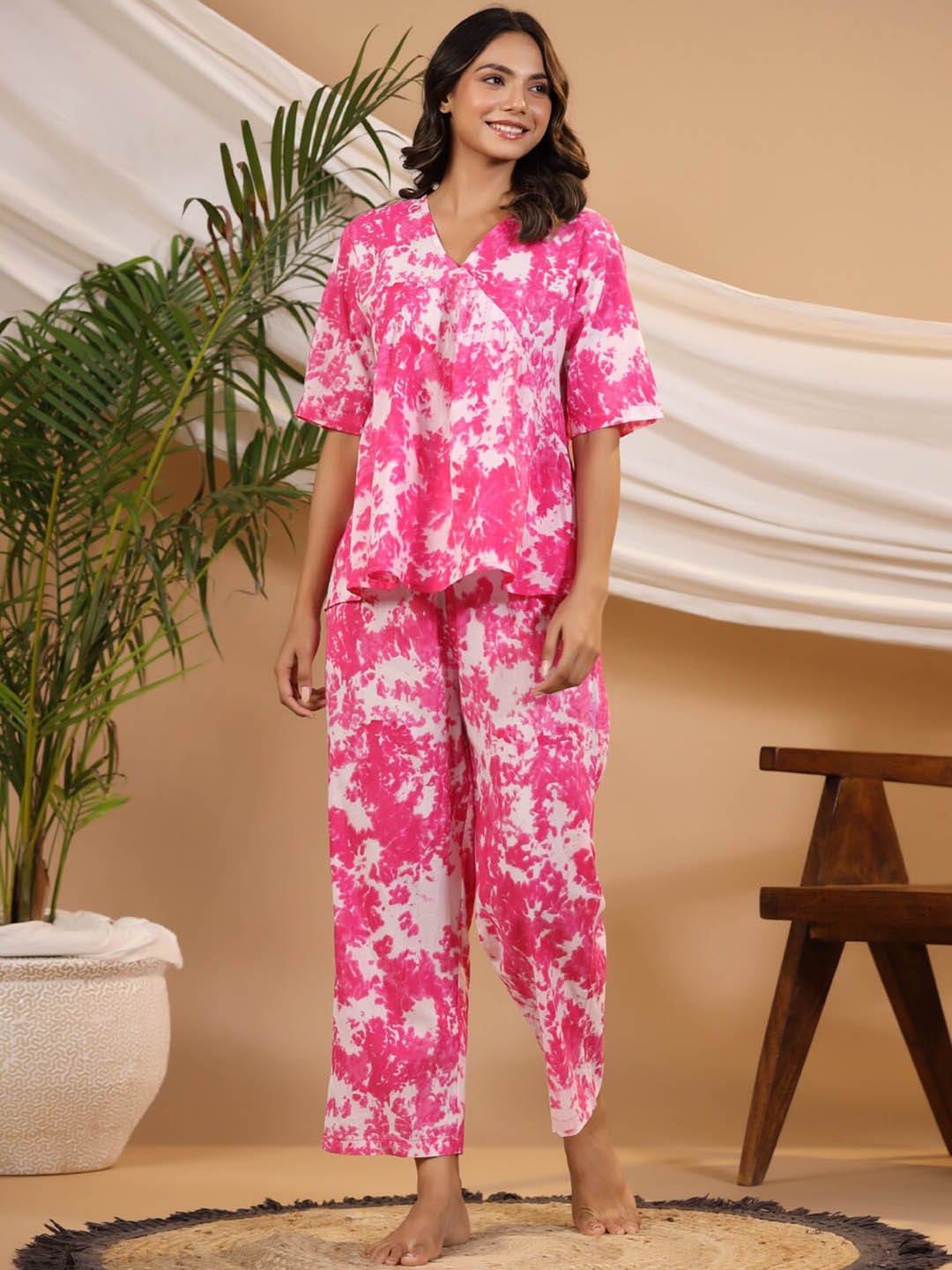 

SANSKRUTIHOMES Pink White Abstract Printed Pure Cotton Night suit