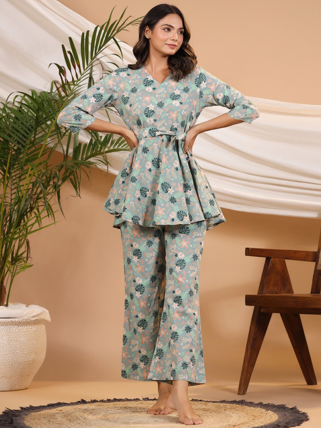 

SANSKRUTIHOMES Green Floral Printed Pure Cotton Night suit