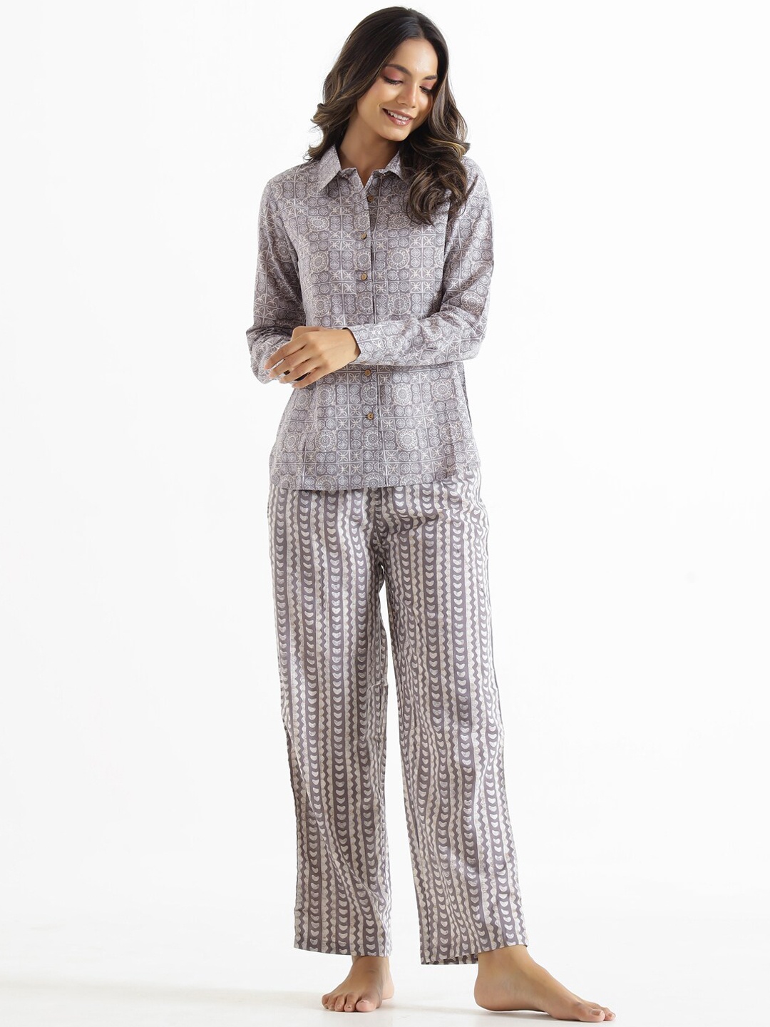 

SANSKRUTIHOMES Grey Ethnic Motif Printed Pure Cotton Night suit