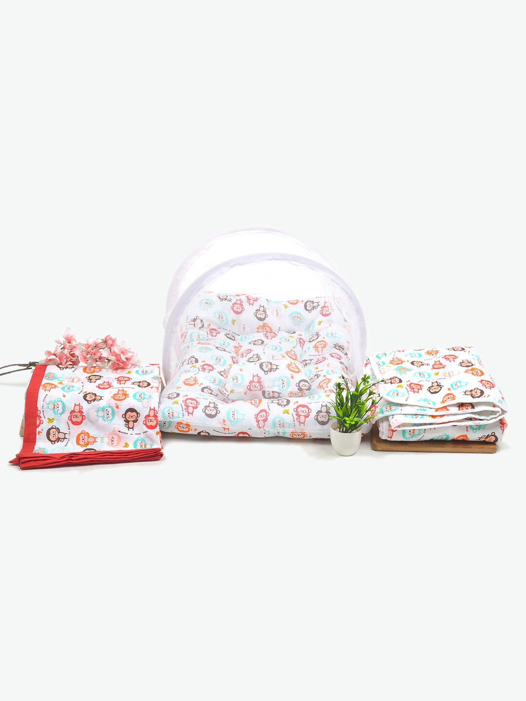 

Moms Home Infants 3Pieces Printed Organic Cotton Bed Set, White