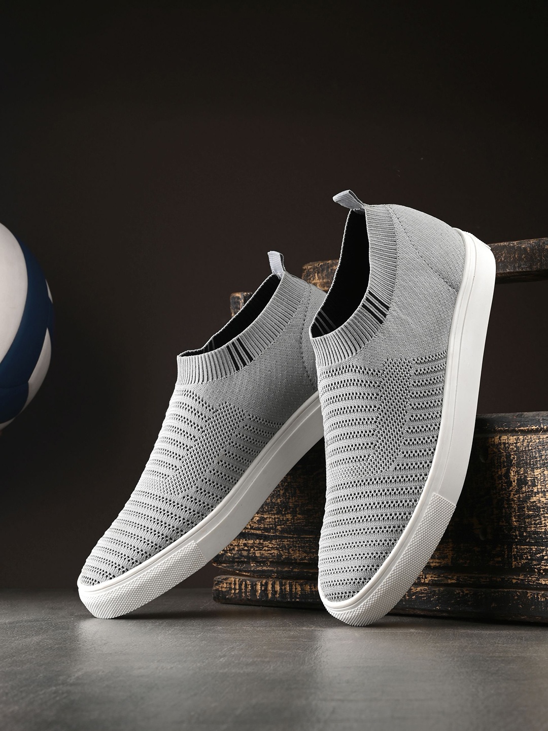 

The Roadster Lifestyle Co. Men Woven Design Lightweight Casual Sneakers, Grey