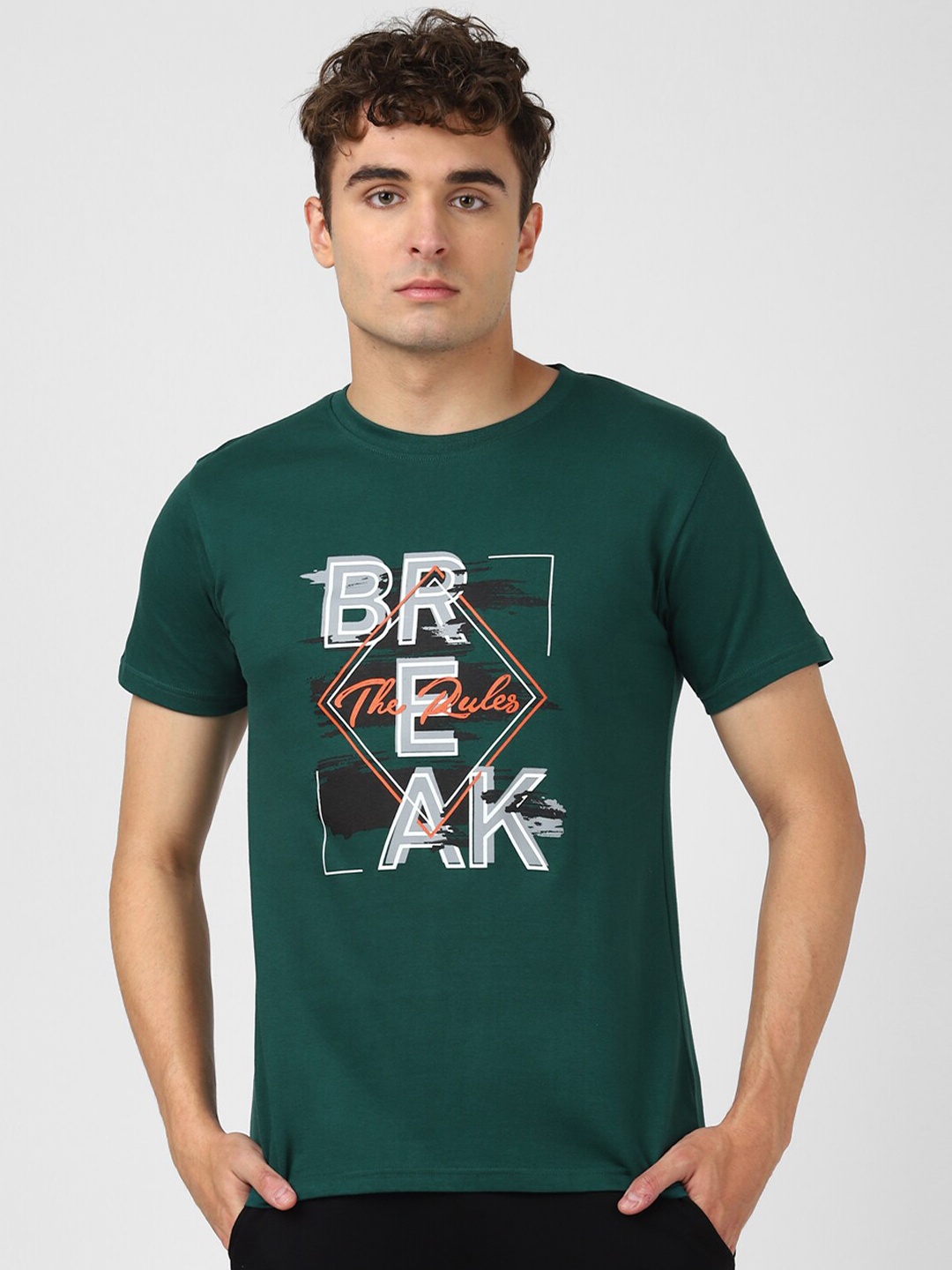 

UrbanMark Typography Printed Cotton T-shirt, Green