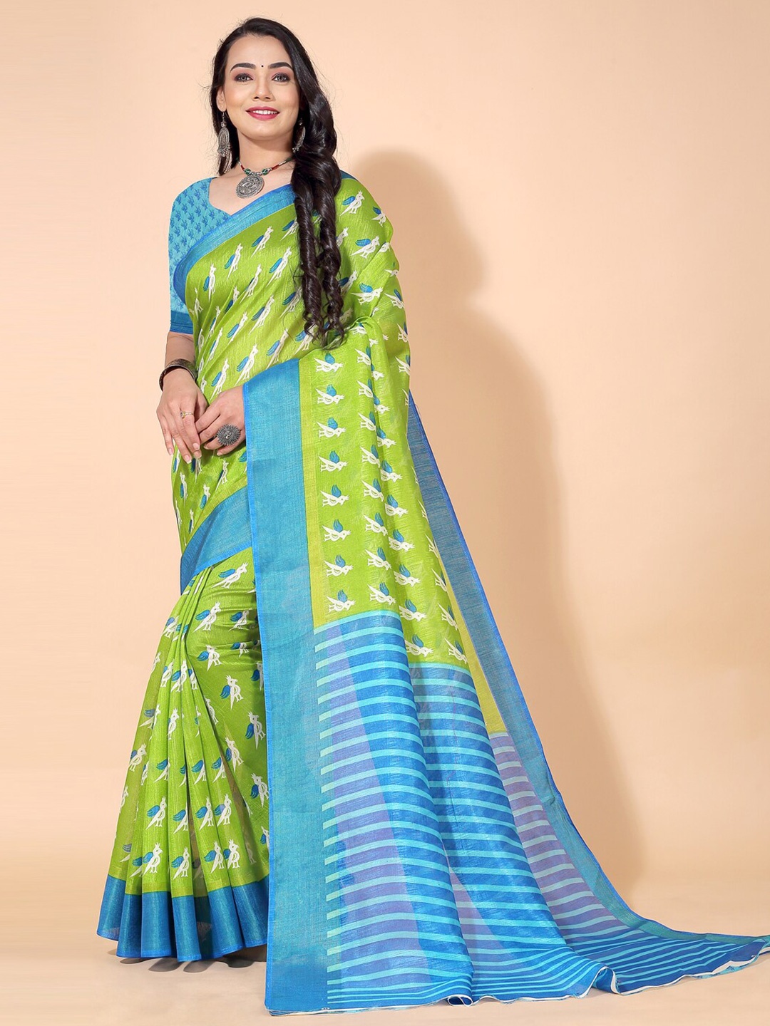 

N N ENTERPRISE Ethnic Motifs Printed Saree, Lime green