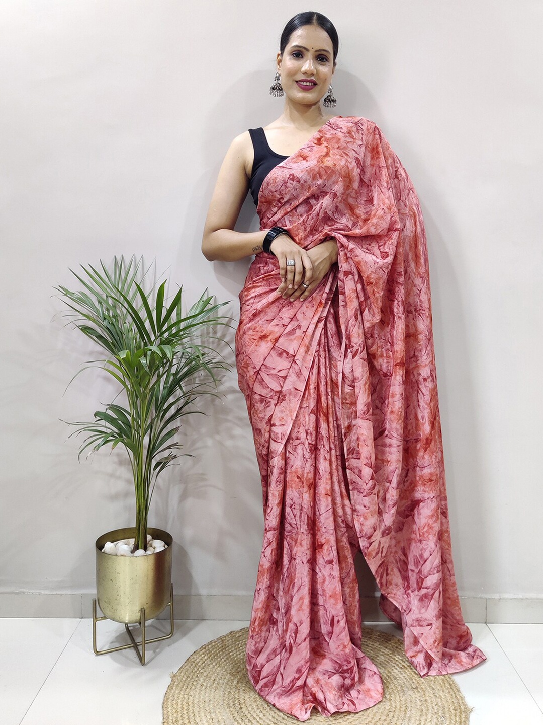 

Satrani Printed Ready To Wear Poly Chiffon Saree, Pink