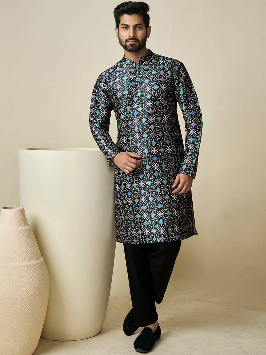 

Inddus Geometric Woven Design Mandarin Collar Regular Kurta, Black