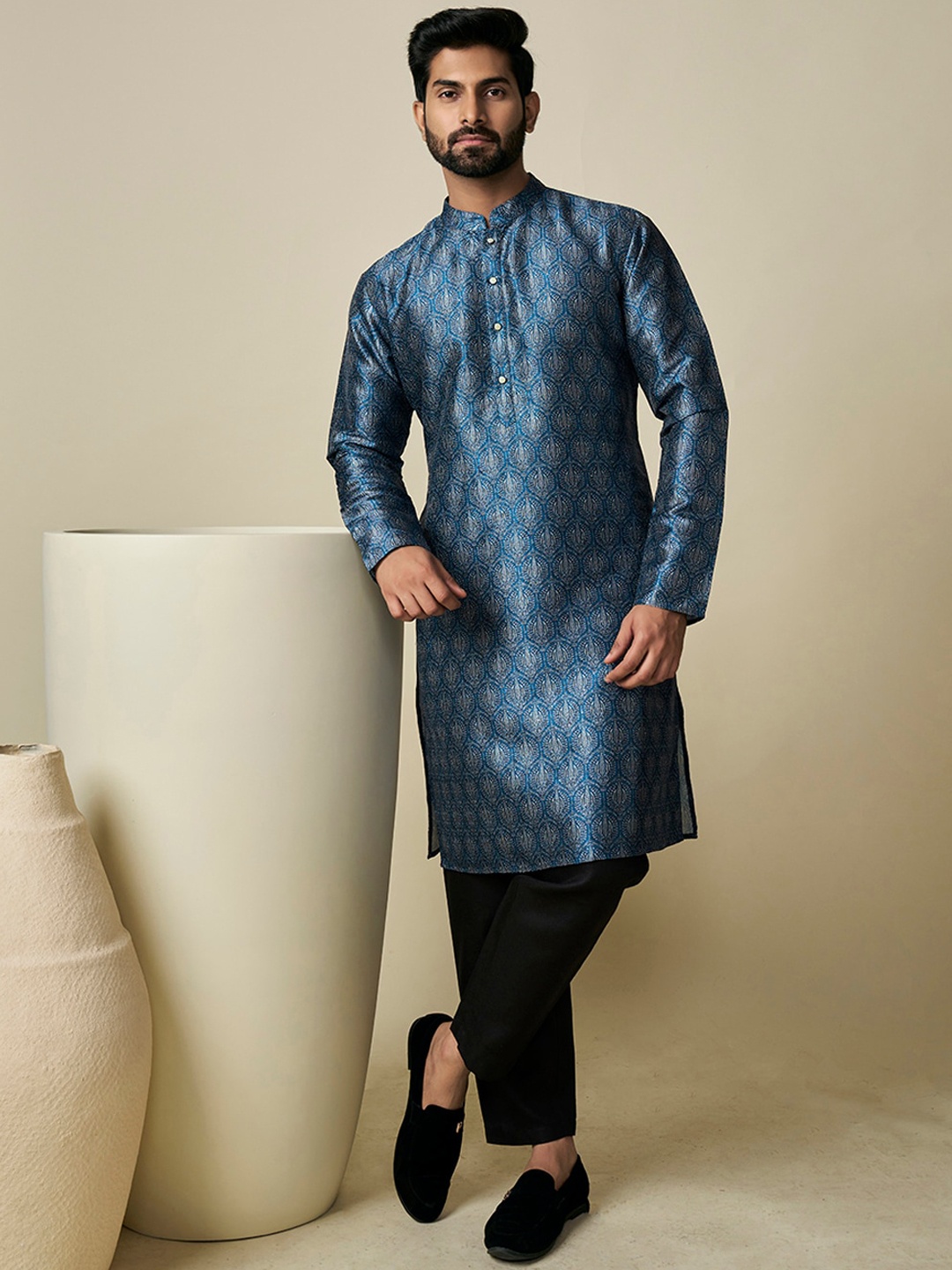 

Inddus Ethnic Motif Printed Straight Kurta, Blue