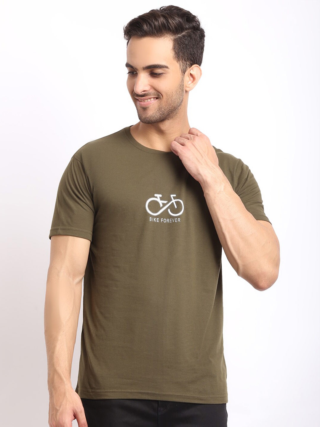 

HOUSE OF VEDAS Solid Round Neck T-shirt, Olive