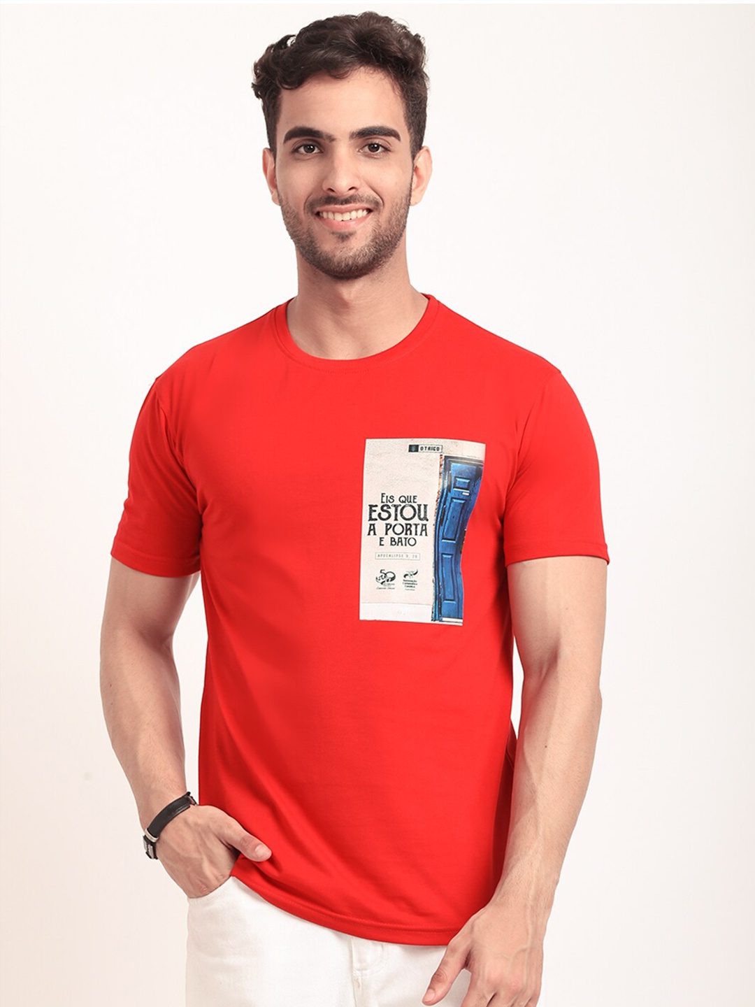 

HOUSE OF VEDAS Graphic Printed T-shirt, Red