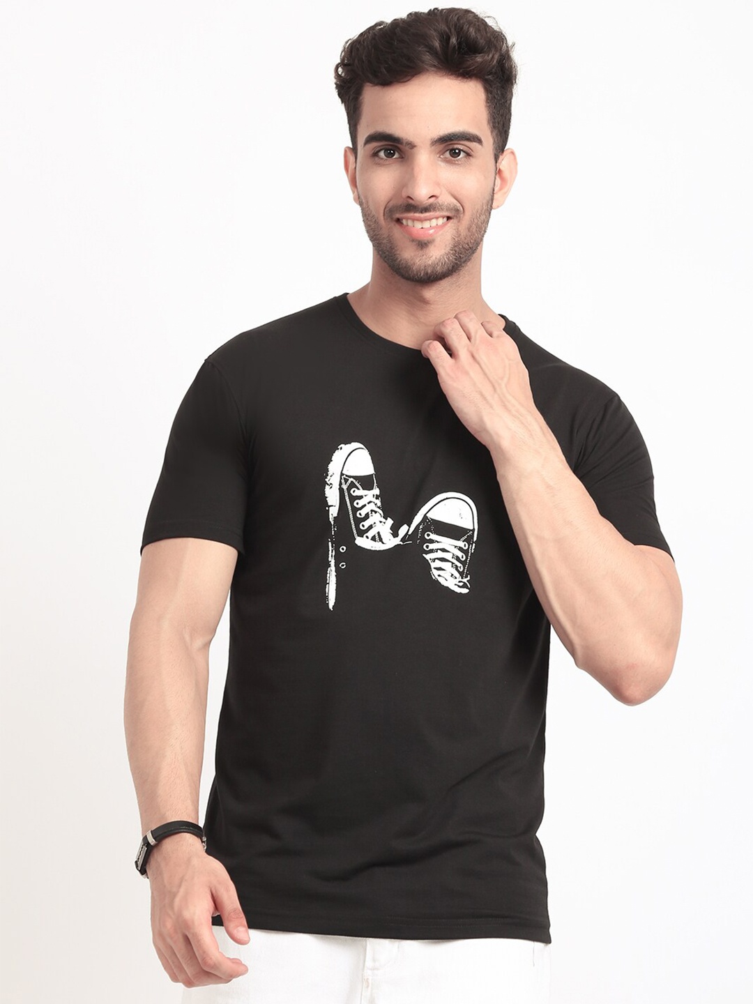 

HOUSE OF VEDAS Typography Printed T-shirt, Black