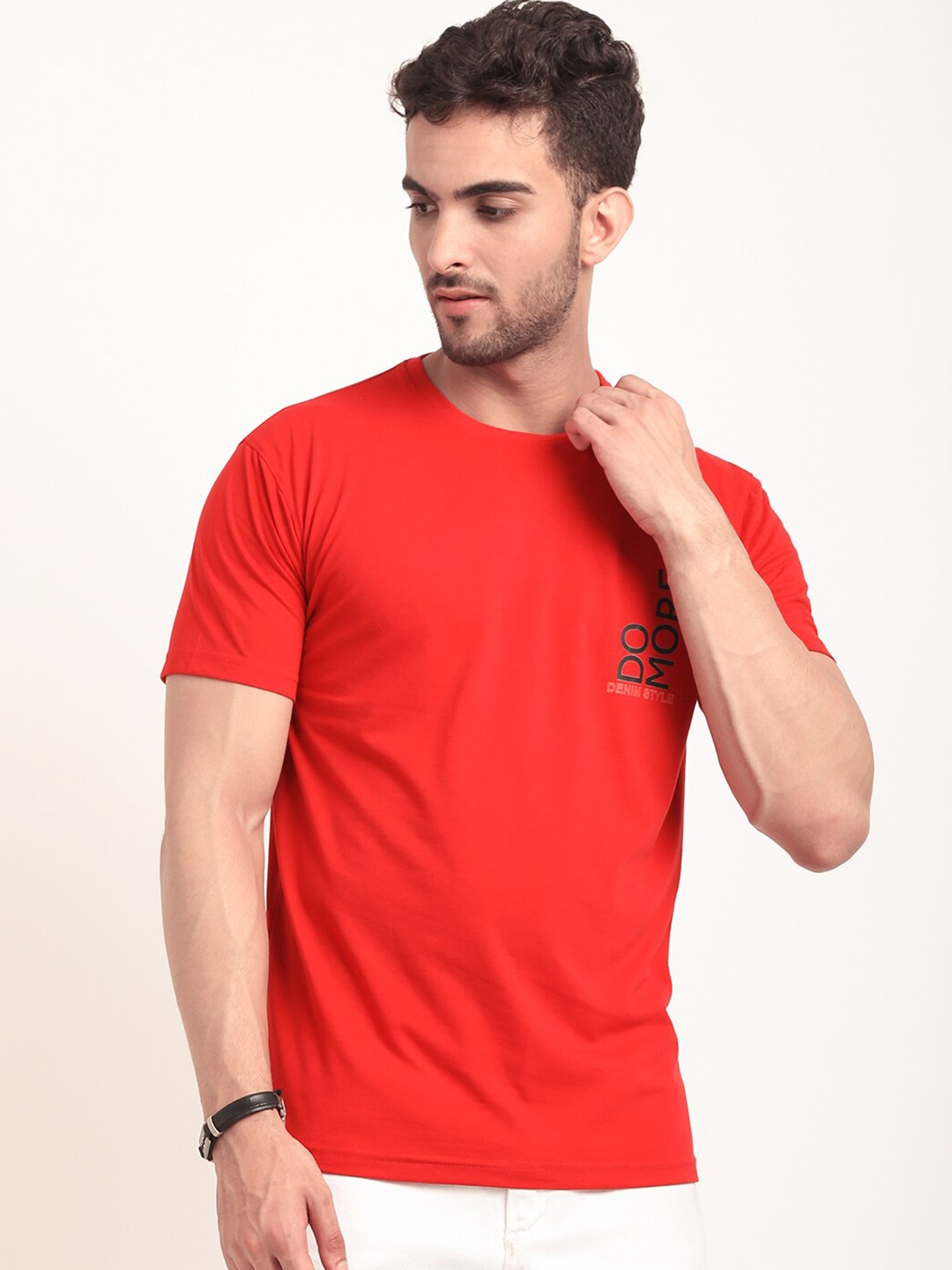 

HOUSE OF VEDAS Typography Printed Short Sleeves T-shirt, Red