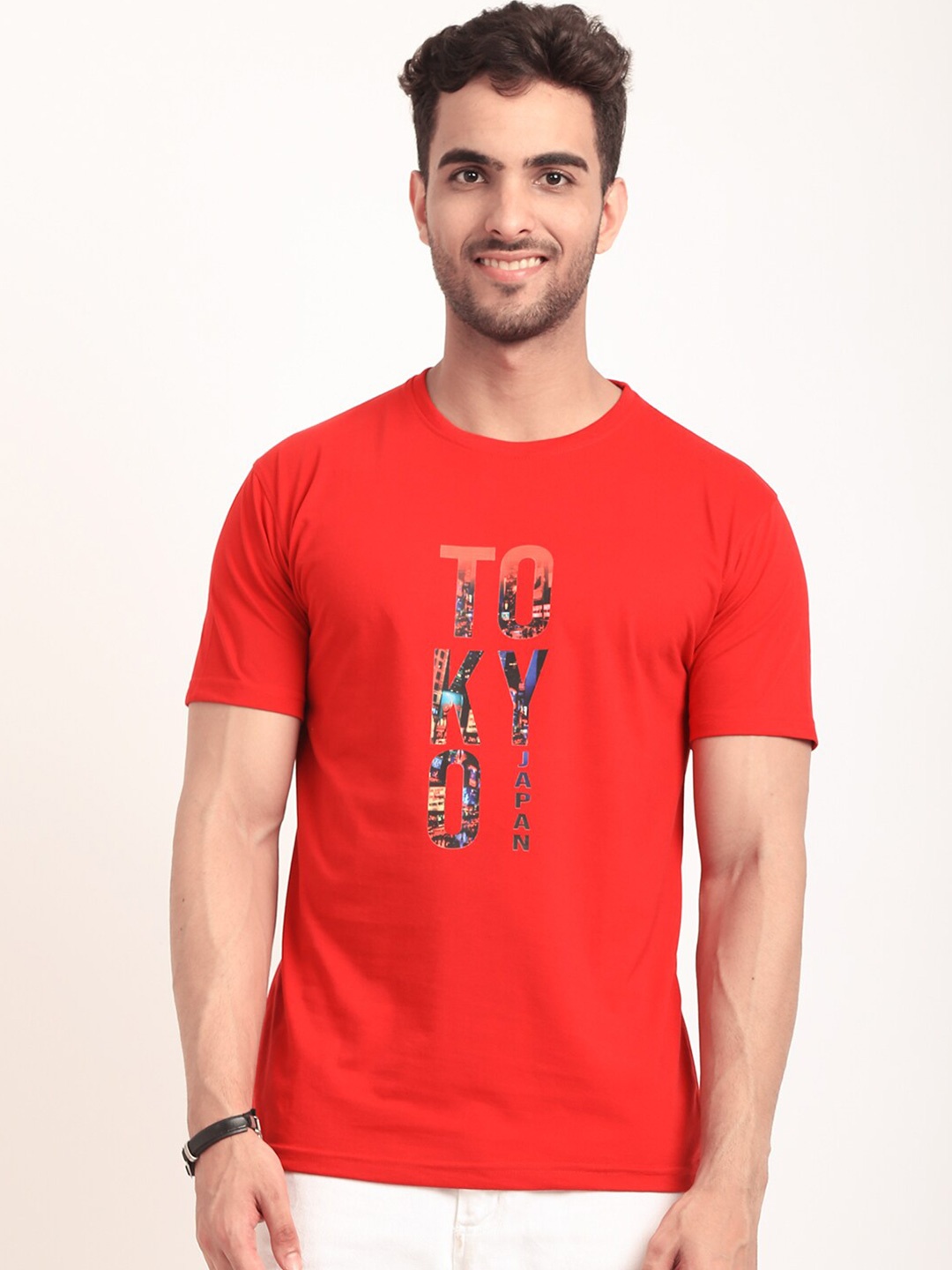 

HOUSE OF VEDAS Typography Printed Short Sleeves T-shirt, Red