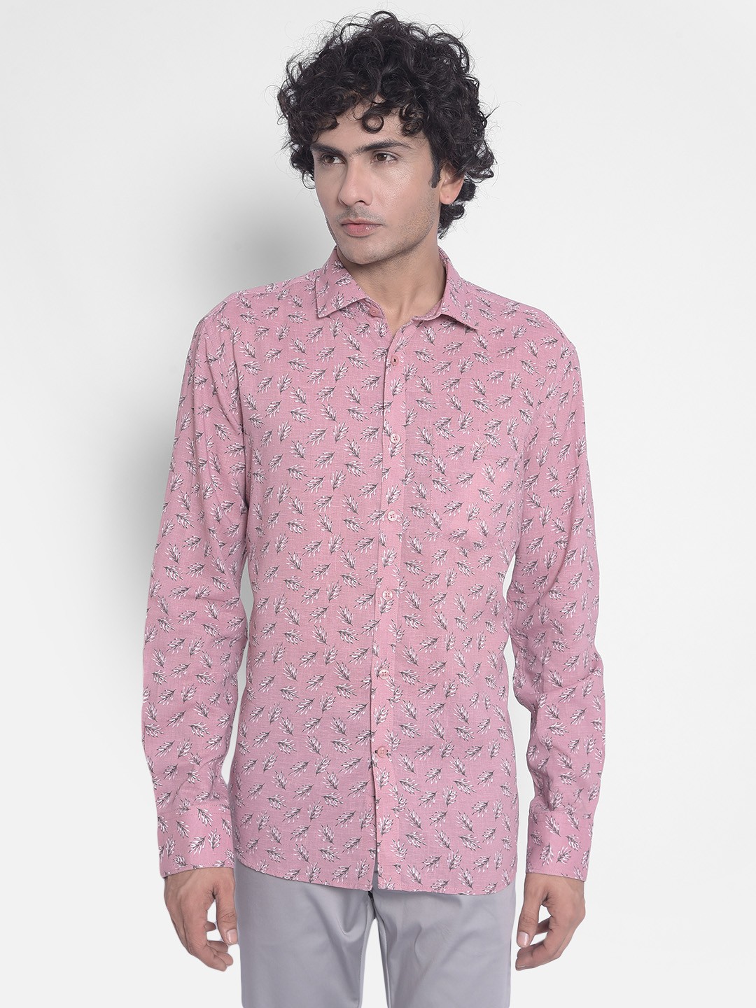 

Crimsoune Club Conversational Printed Slim Fit Opaque Casual Shirt, Pink