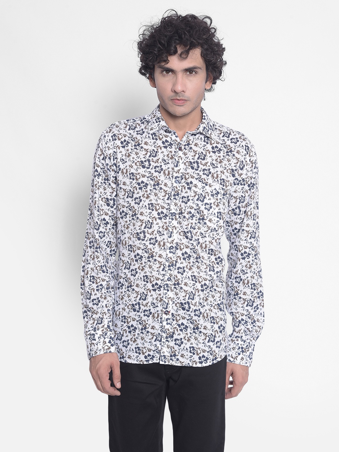 

Crimsoune Club Spread Collar Slim Fit Conversational Printed Casual Shirt, White