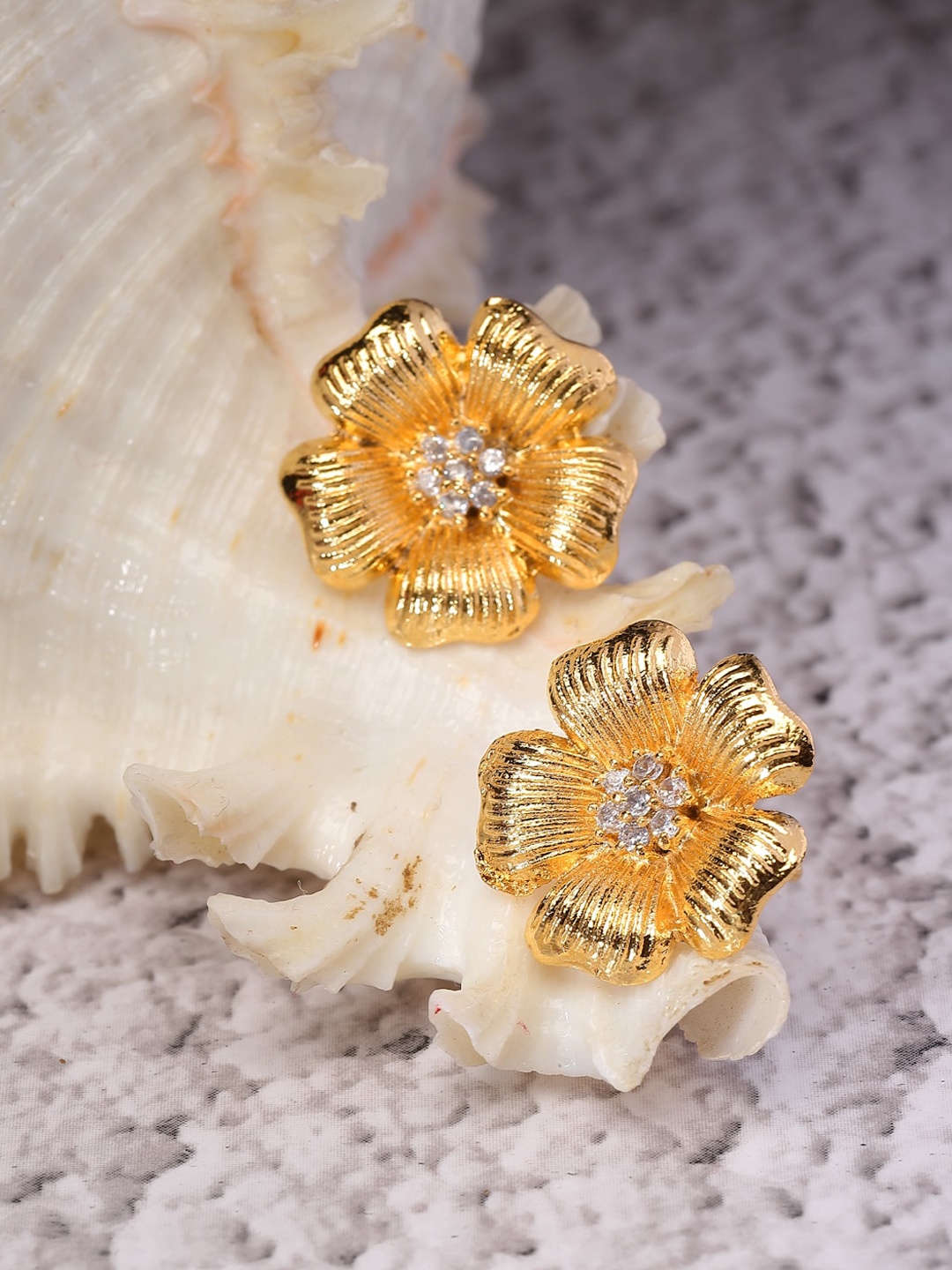 

ZENEME Gold-Plated American Diamond studded Floral Shaped Stud Earrings
