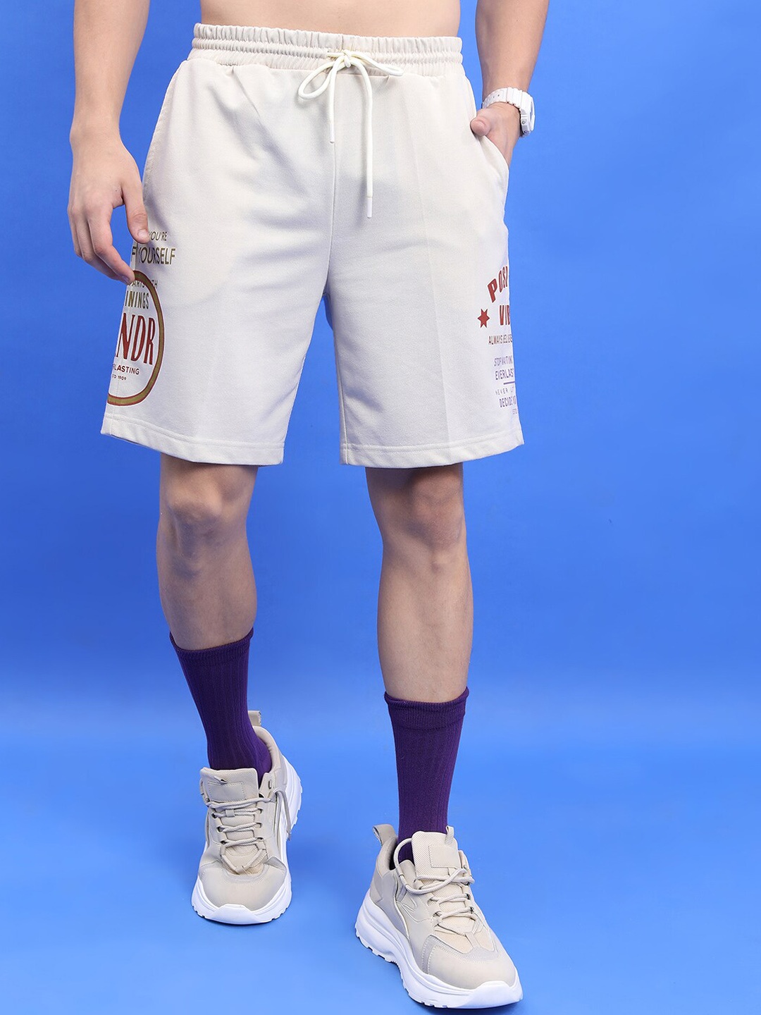 

HIGHLANDER Men Typography Printed Sports Shorts, Cream