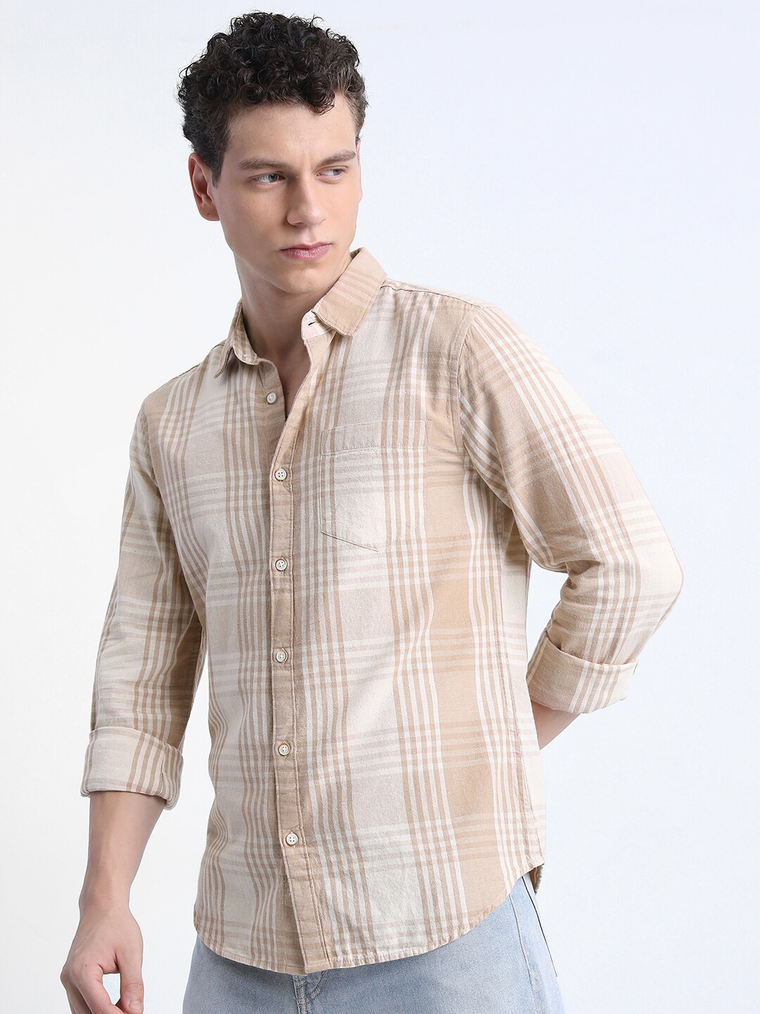 

HIGHLANDER White & Beige Slim Fit Tartan Checked Spread Collar Casual Shirt