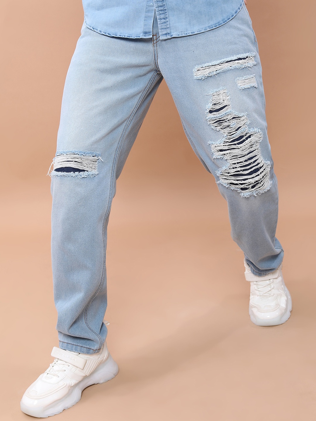 

HIGHLANDER Men Blue Relaxed Fit Highly Distressed Light Fade Cotton Jeans
