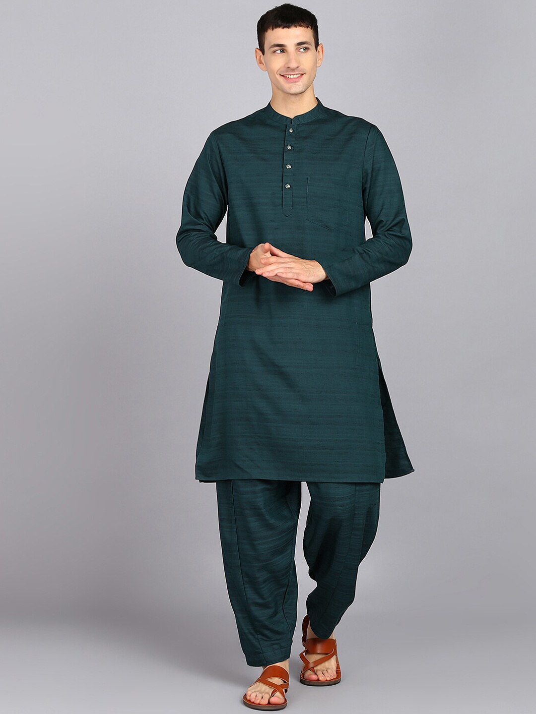 

HERE&NOW Mandarin Collar Pure Silk Straight Kurta With Trousers, Green