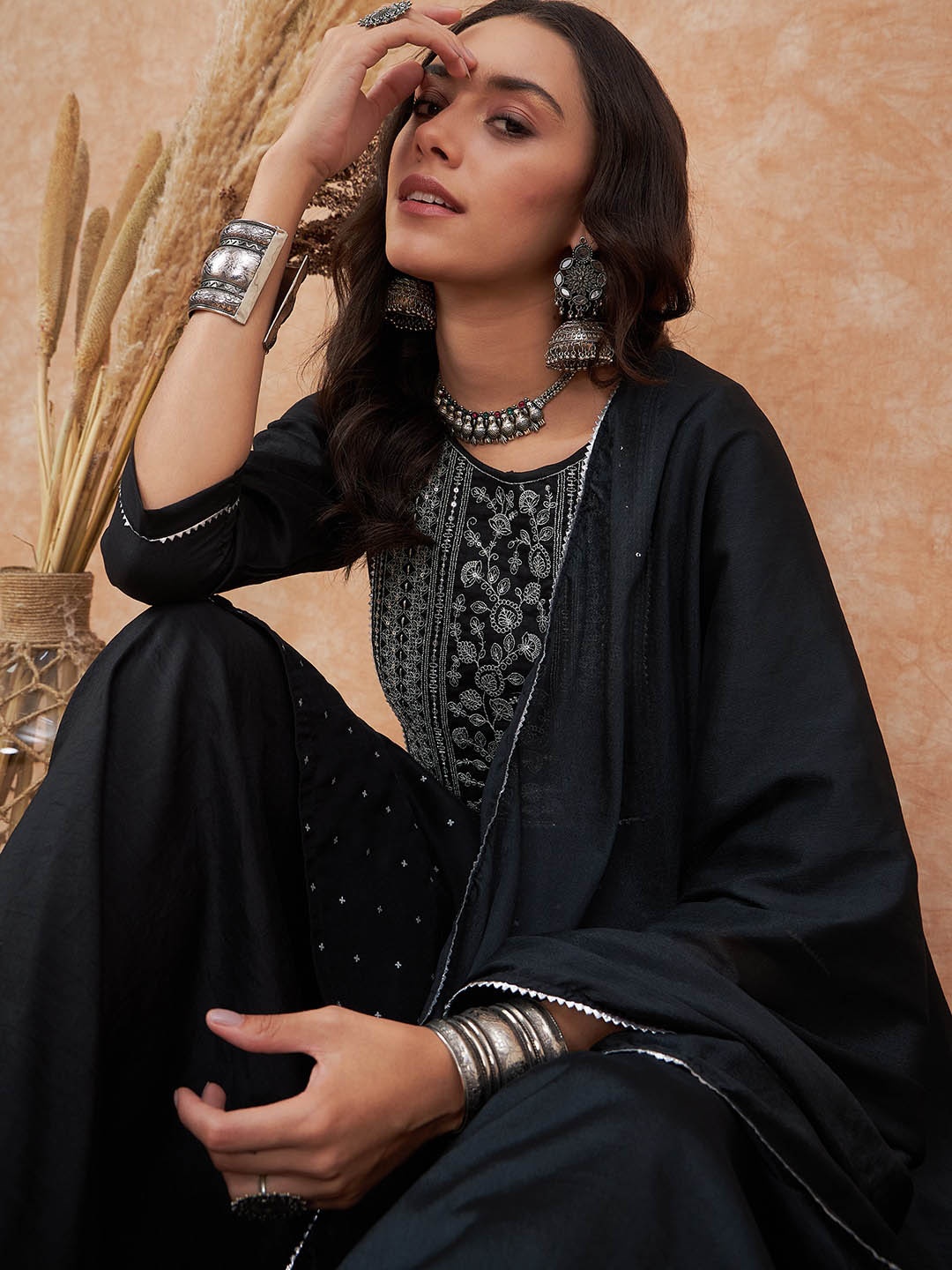 

Sangria Ethnic Motifs Embroidered Gotta Patti Straight Kurta With Trousers & Dupatta, Black