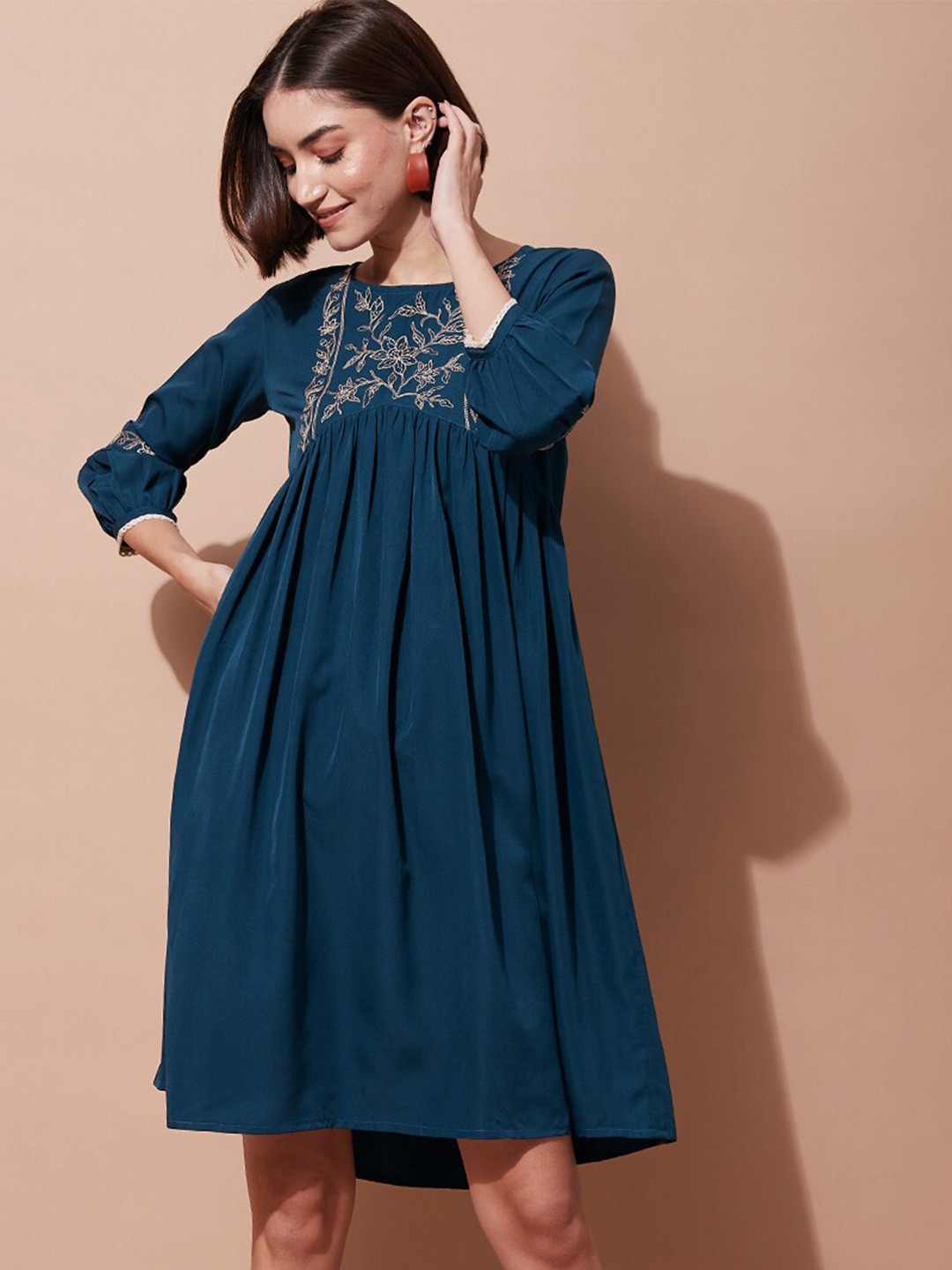 

DressBerry Teal Green Round Neck Gathered Or Pleated Empire Dress