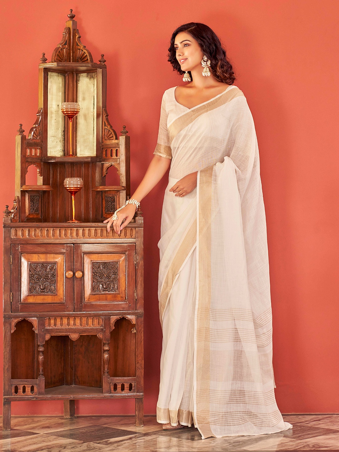 

Tikhi Imli Striped Zari Ready to Wear Saree, Off white