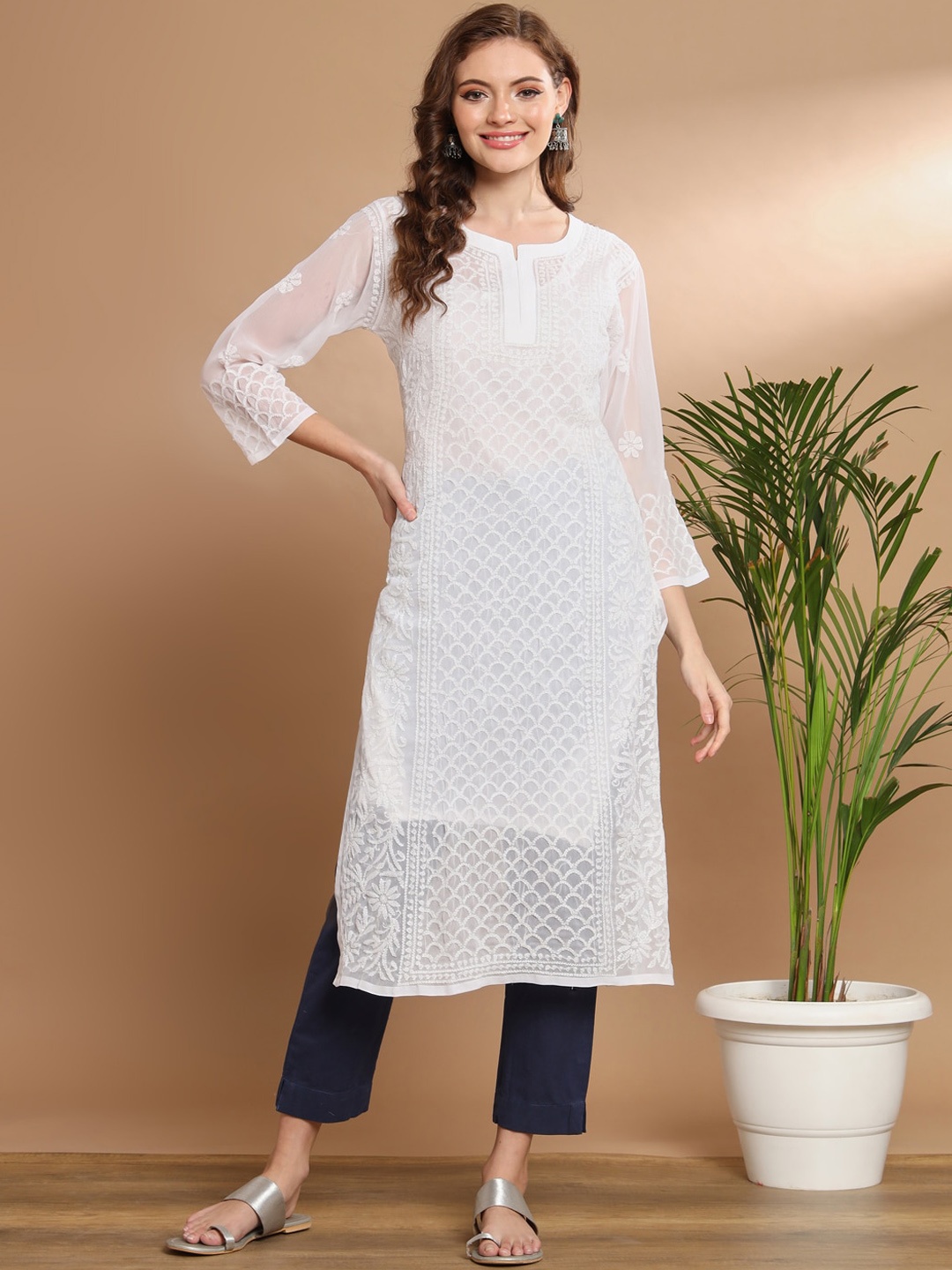 

Ethnava Ethnic Motifs Embroidered Chikankari Straight Kurta, White