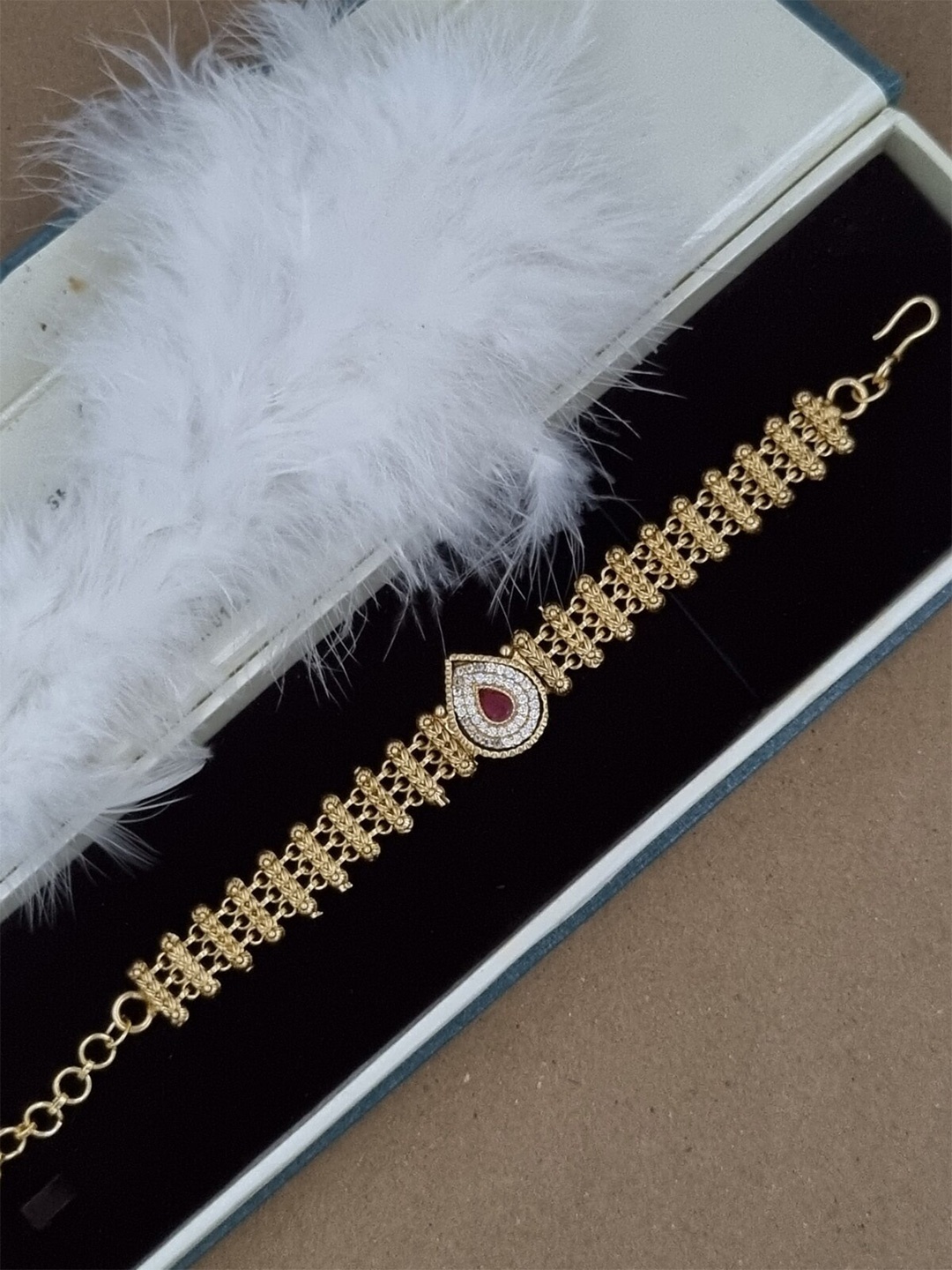 

Anouk Women Gold-Plated Brass Kundan Link Bracelet