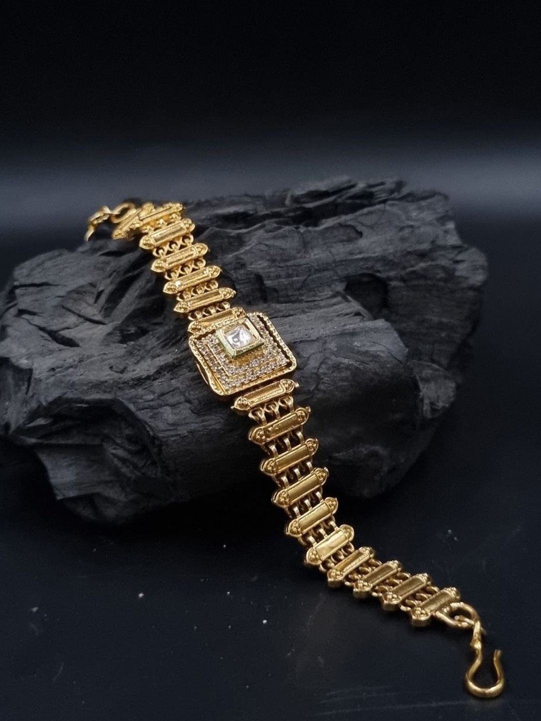 

Anouk Kundan Gold-Plated Wraparound Bracelet