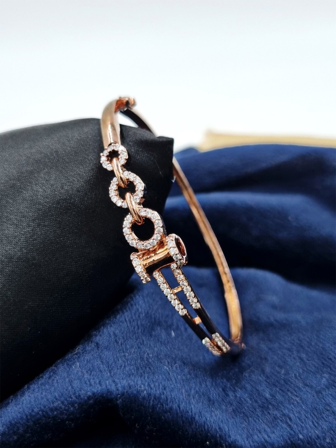 

Anouk Cubic Zirconia Rose Gold-Plated Kada Bracelet