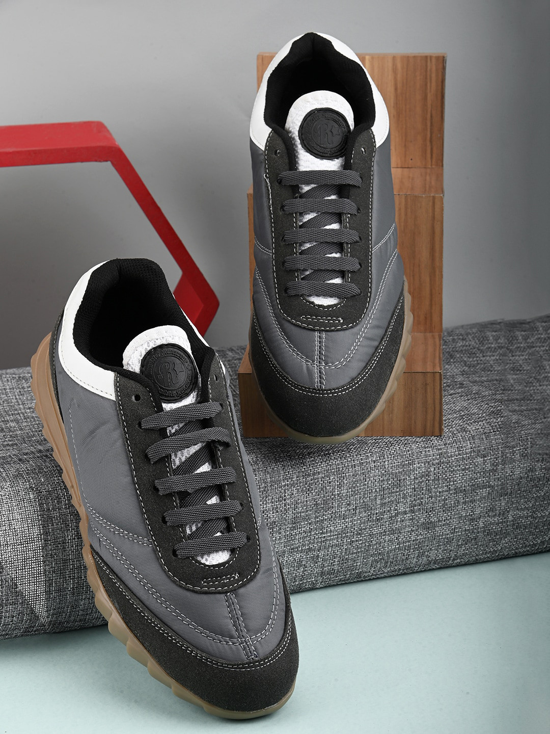 

The Roadster Lifestyle Co. Men Casual Lace-Up Sneakers, Grey