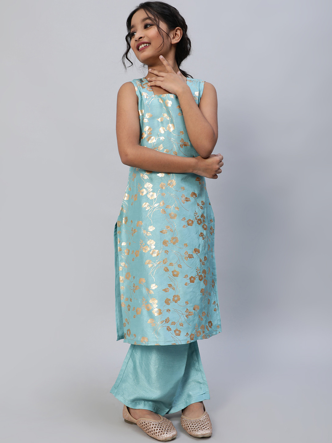 

Aks Kids Girls Floral Printed Straight Kurta With Palazzos, Blue