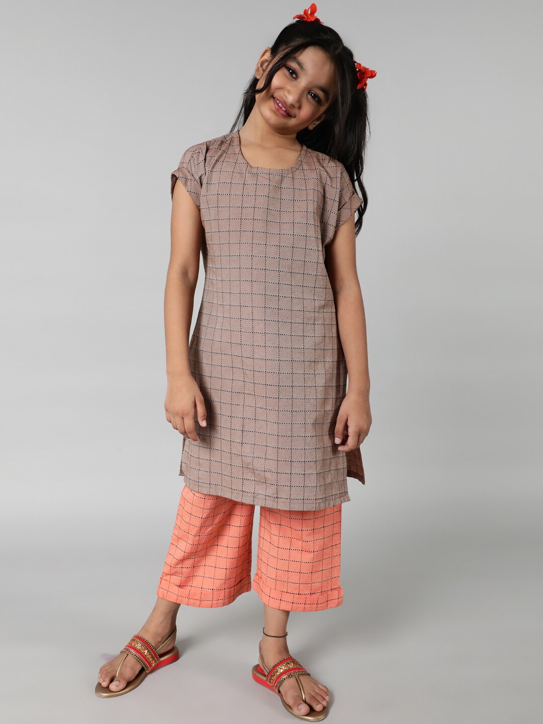 

Aks Kids Girls Checked Round Neck Regular Pure Cotton Kurta With Palazzos, Brown