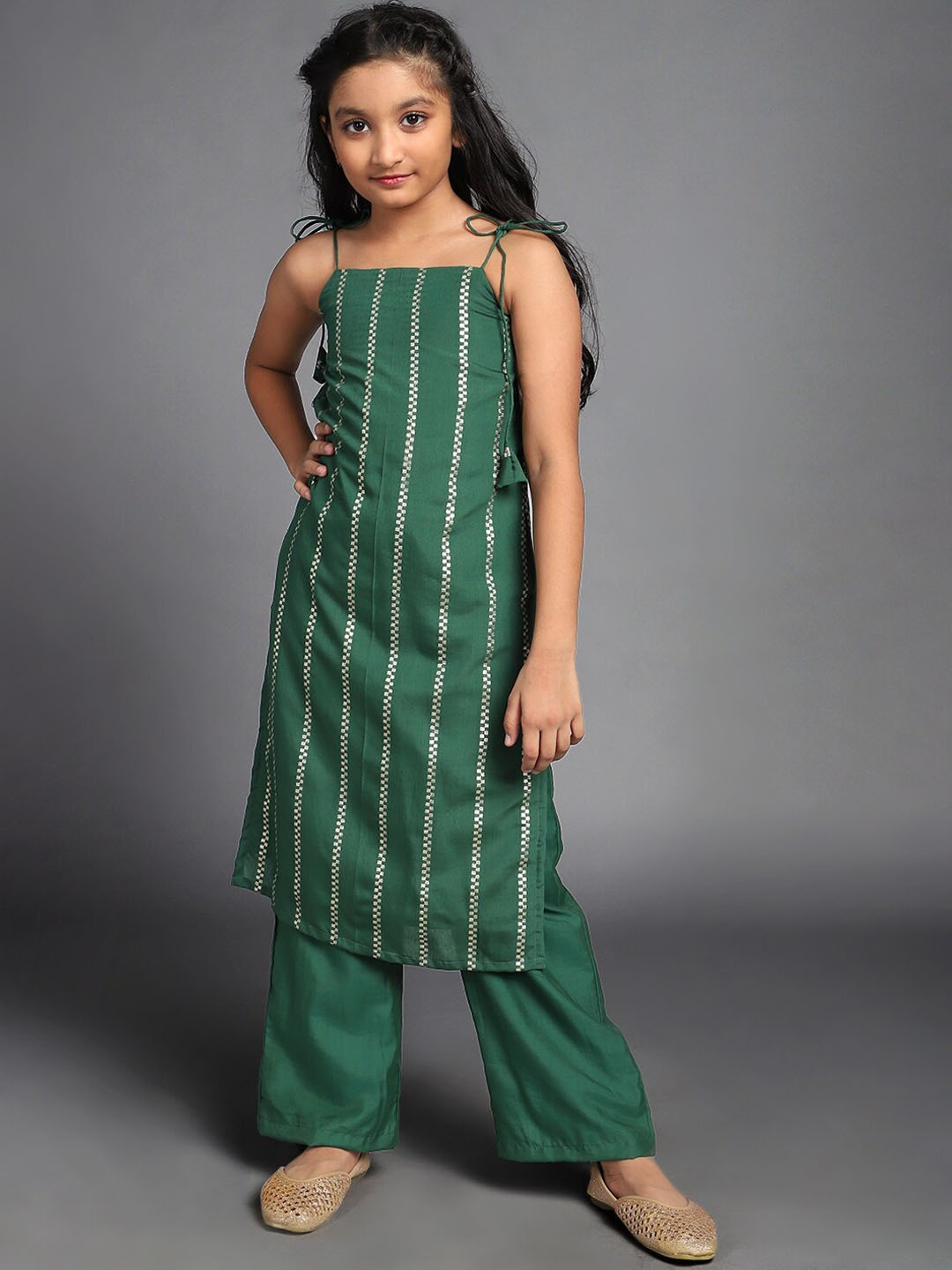 

Aks Kids Girls Ethnic Motifs Printed Chanderi Silk Straight Kurta With Palazzos, Green