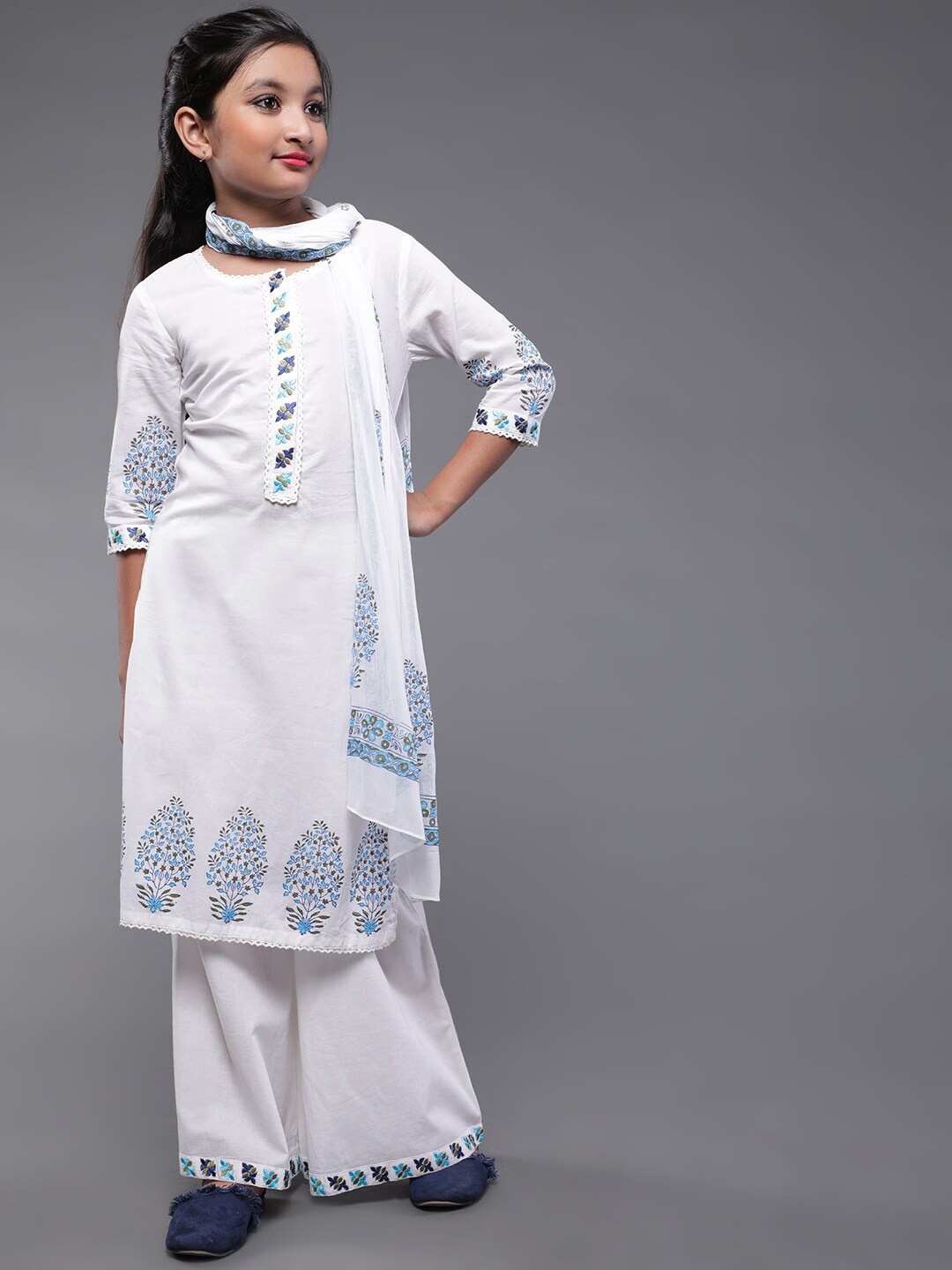 

Aks Kids Girls Ethnic Motifs Printed Pure Cotton Kurta with Palazzos & Dupatta, White