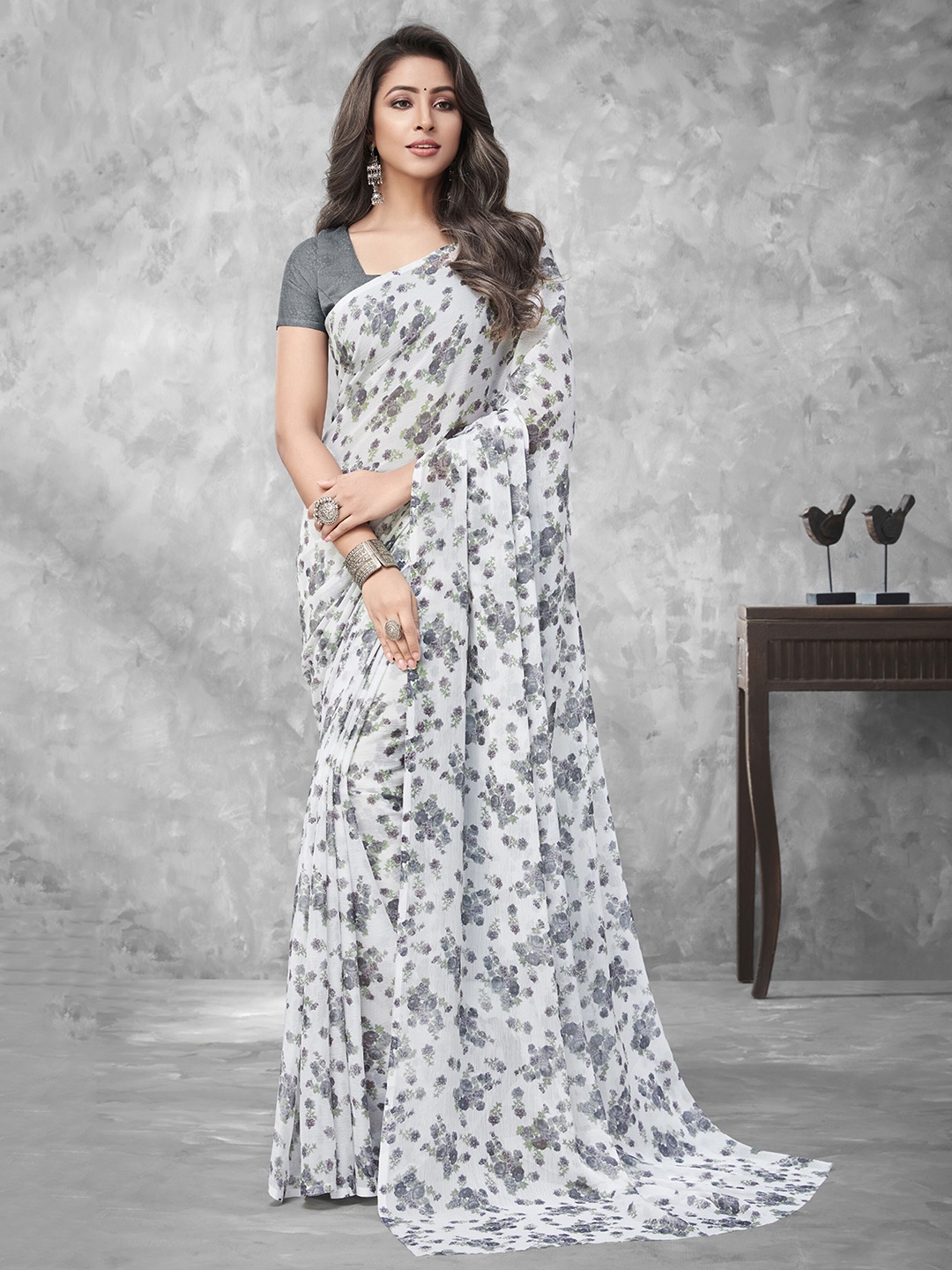 

Mitera Floral Printed Saree, White