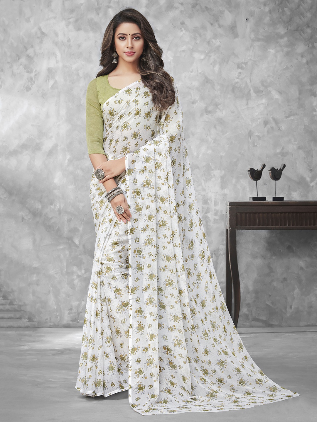 

Mitera Floral Printed Saree, White