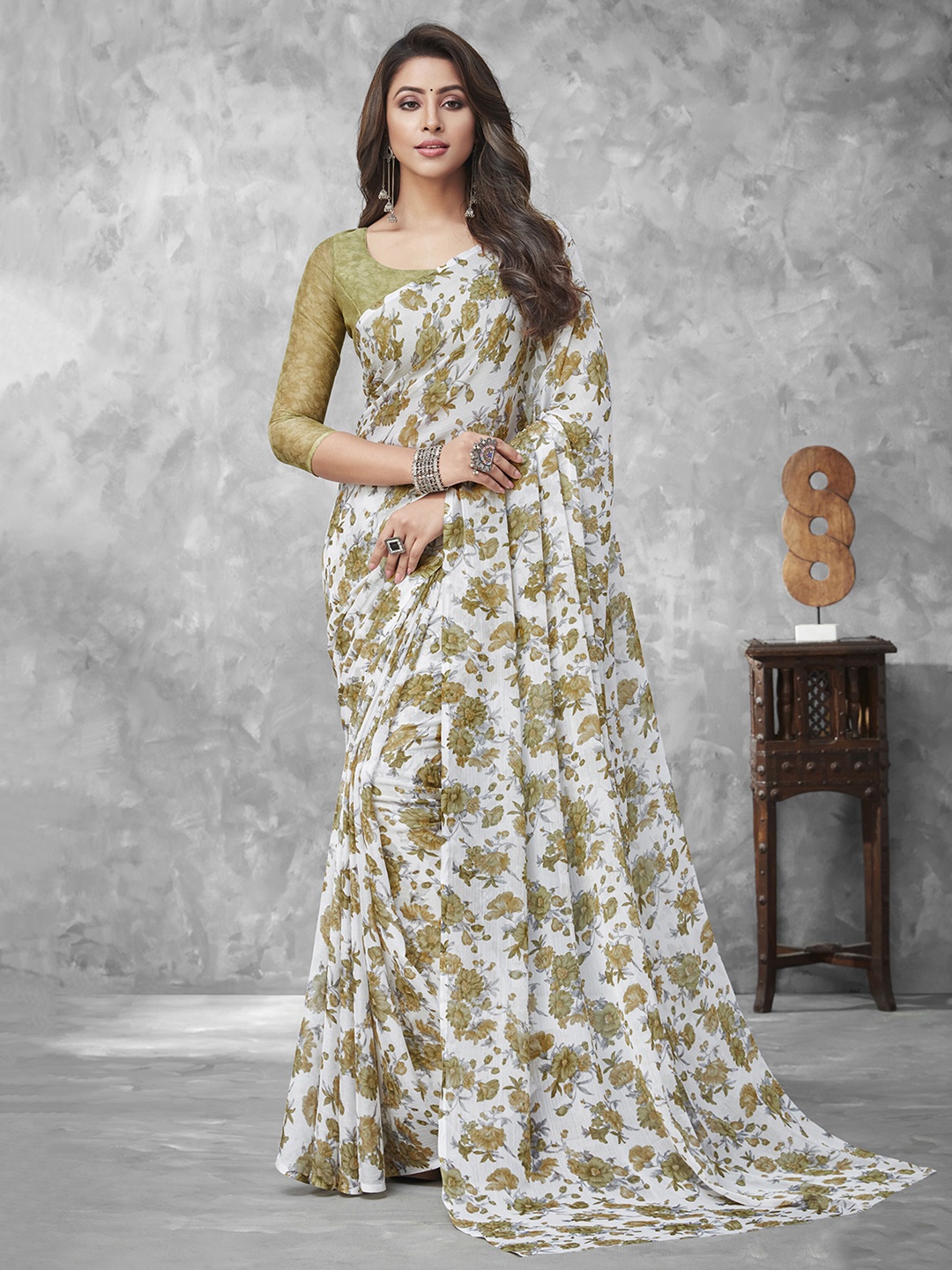 

Mitera Floral Printed Saree, Green