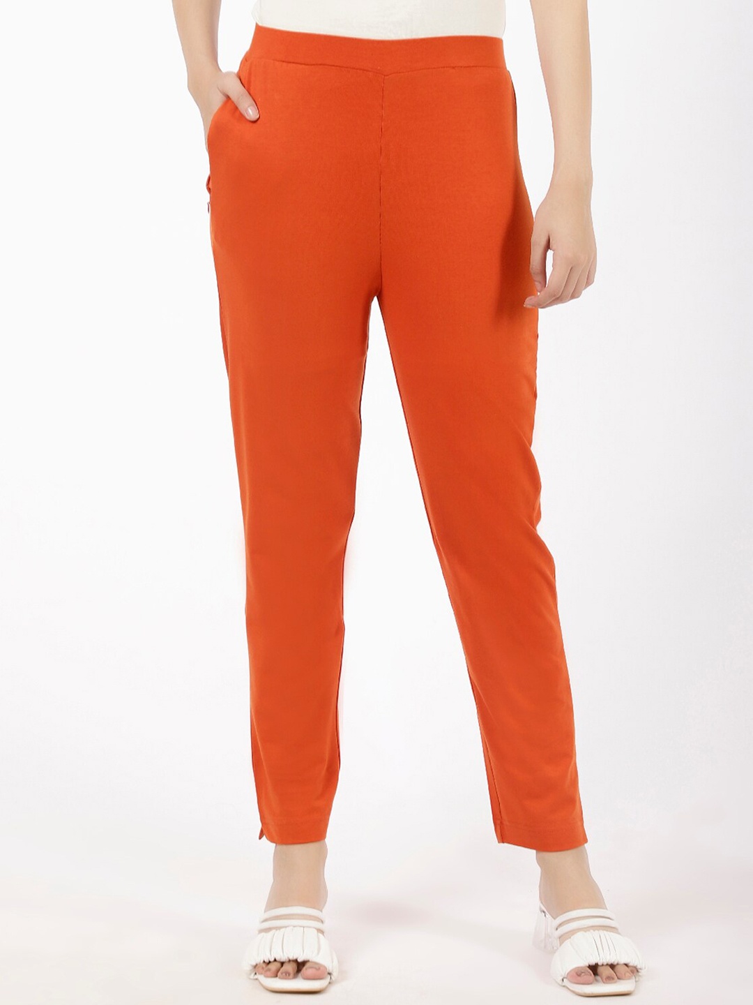 

SPIFFY Women Relaxed Straight Leg Straight Fit Cigarette Trousers, Rust